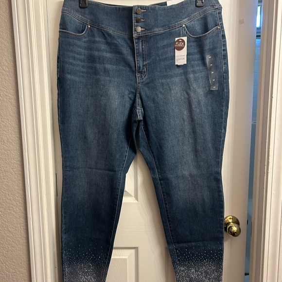 LANE BRYANT Embellished Jeans NWT - Picture 1 of 5
